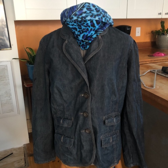 Jacket - Picture 1 of 2